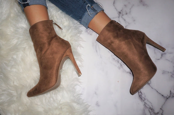 Yaneli Bootie