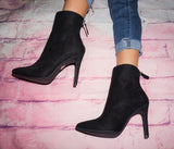 Yaneli Bootie