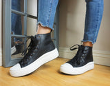 Riley Sneaker